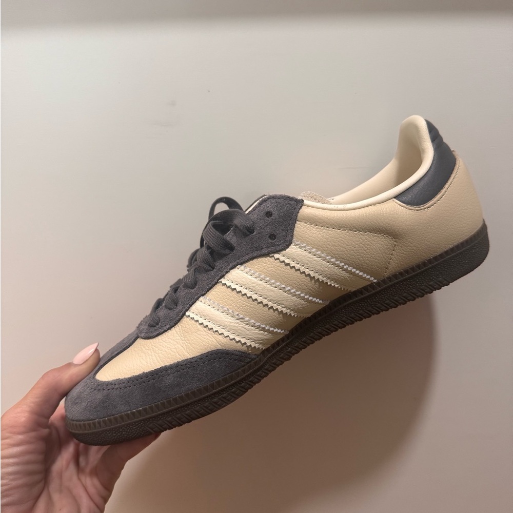 Rare two toned Adidas Cream and Gray Sneakers size W 8.5
